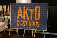 Réalisation d’une œuvre collective à partir de portraits pris pendant l’atelier MadCityZen. | © MadCityZen