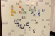 Les collaborateurs immortalisent leurs sourires pour une fresque photo MadCityZen. | © MadCityZen