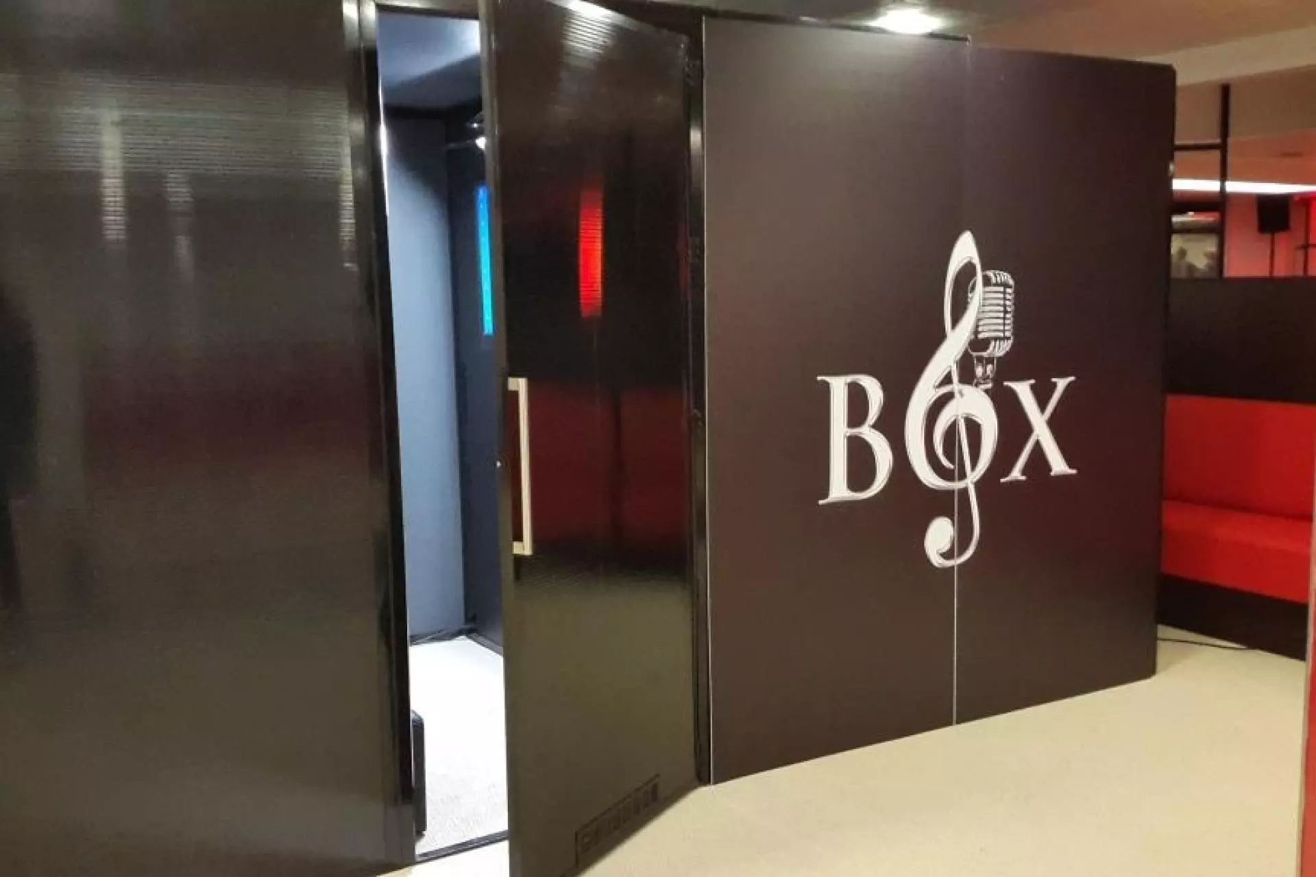 cabine-karaoke-team-building-2-xxl