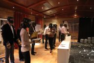 Objets brisés pendant l’activité Rage Room, première étape avant la création d’une mosaïque collective MadCityZen. | © MadCityZen