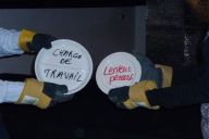 Ambiance intense et libératrice dans la Rage Room d’entreprise animée par MadCityZen. | © MadCityZen