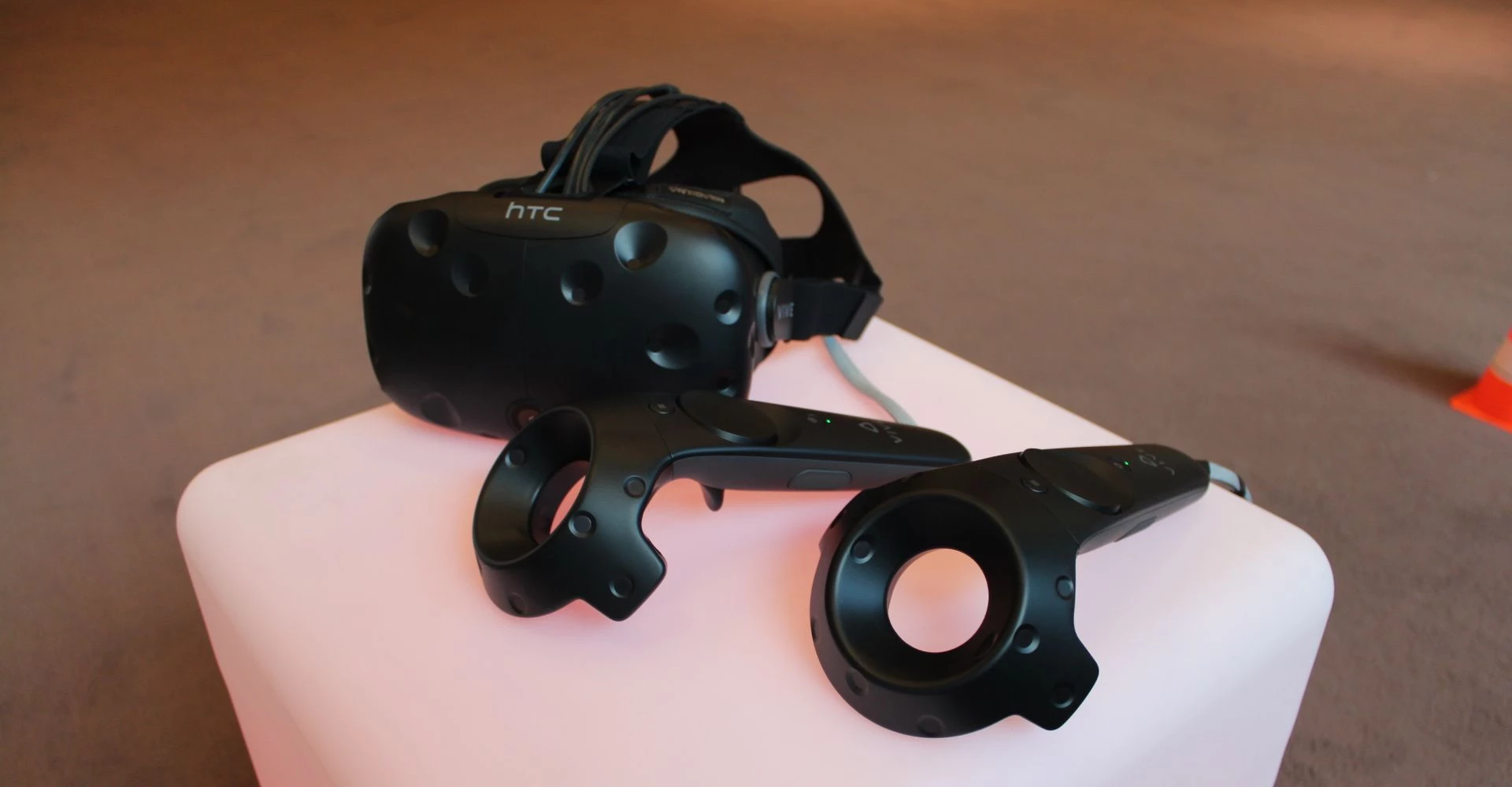 HTC VIVE TOTAL IMMERSION : Vivez la Réalité Virtuelle 2.0 !