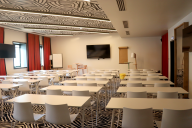 Un lieu créatif et modulable, parfait pour les workshops, brainstormings ou formats participatifs. | © MAMA SHELTER