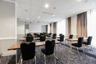 Un espace lumineux et moderne, idéal pour vos plénières ou présentations. | © Crowne Plaza Paris République