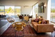 Vaste espace modulable selon vos envies, parfait pour séminaires ou réceptions. | © Domaine Les Étangs de la Bassée