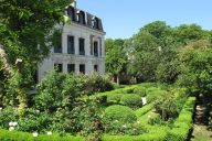 Un écrin de verdure avec vue sur Paris, idéal pour vos réceptions en plein air. | © Domaine Les Erables
