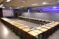 Un espace spacieux, modulable et baigné de lumière, conçu pour accueillir vos conférences, salons ou dîners d’envergure dans des conditions optimales. | © Espace Charenton