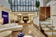 Un espace fluide et décloisonné, pensé pour favoriser les échanges, la circulation des idées et les connexions spontanées. | © Kaskad République