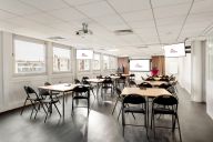 Des espaces lumineux, calmes et entièrement équipés pour vos réunions efficaces. | © Espace La RocheFoucault - Groupe Formeret