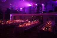 Circulation fluide, mange-debout et bar, idéal pour cocktails et réceptions