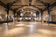 Un espace scénique emblématique, prêt à accueillir concerts, shows et événements culturels. | © Trianon Elysée Montmartre