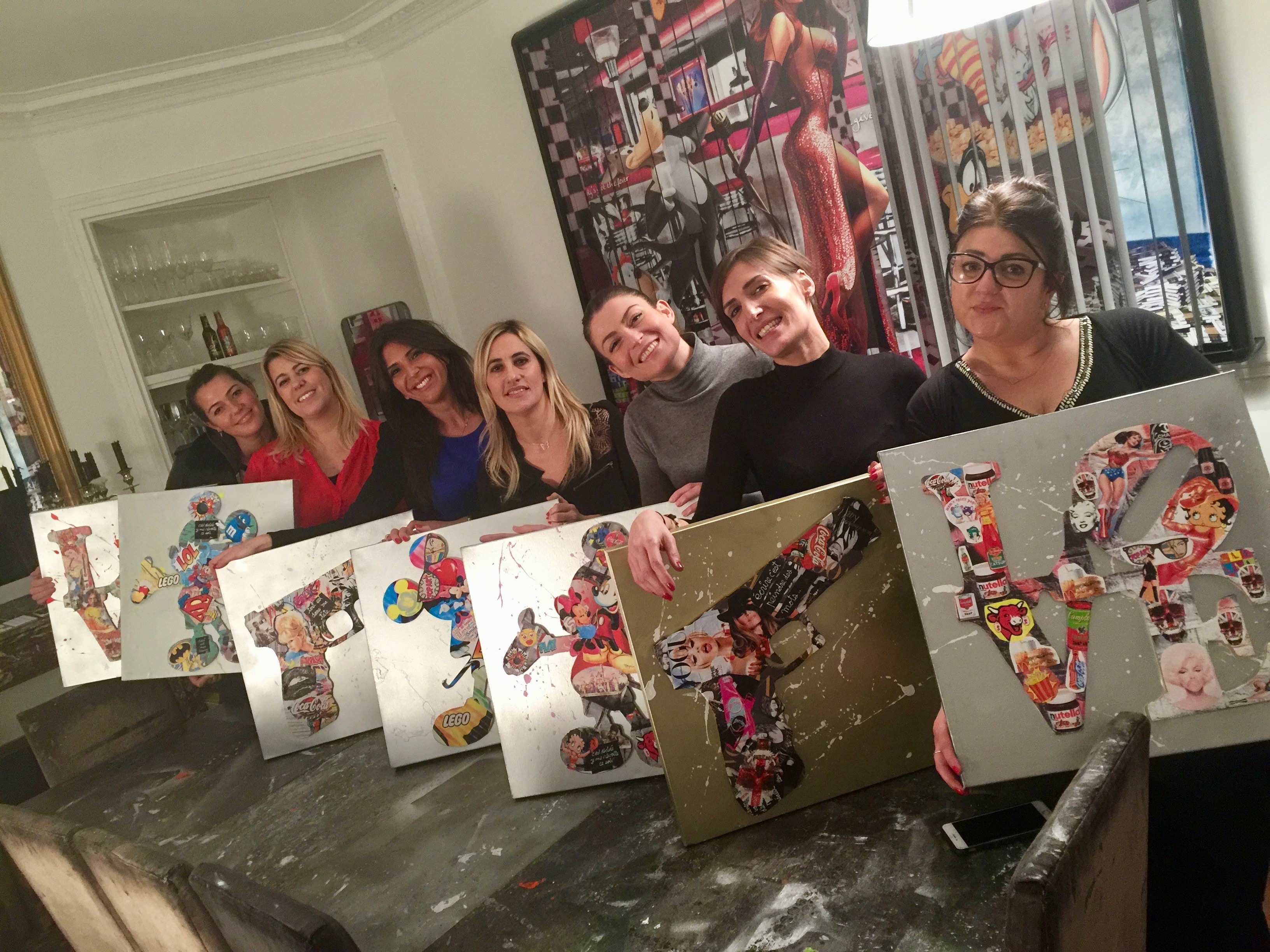 chaque-participant-avec-son-oeuvre-art-et-creativite-pop-art-3d