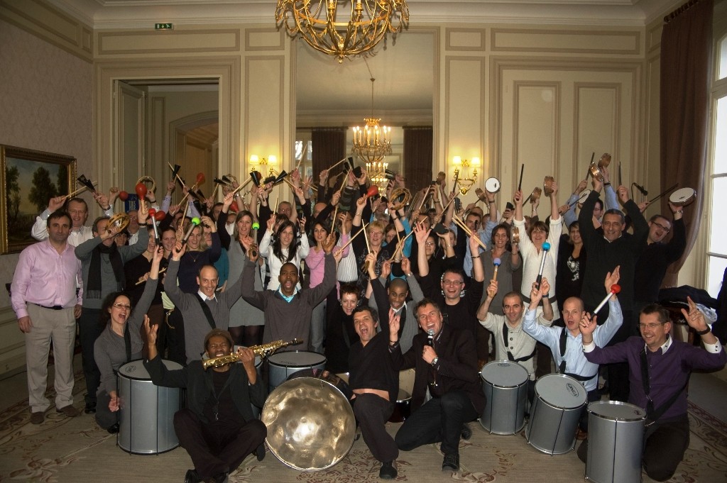 rejouissements-des-participants-musique-et-expressions-samba-batucada