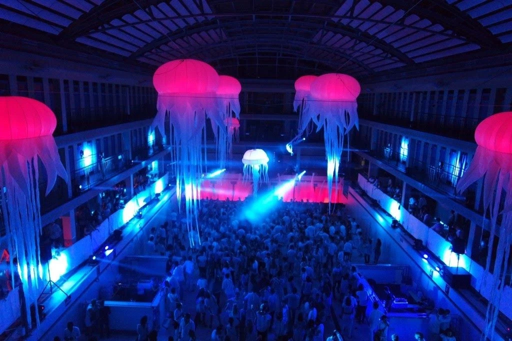 piscine party EVENEMENTS POPULAIRES ET INFORMELS