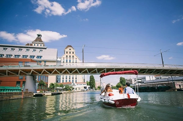 Animations festives et culturelles au bord de l eau