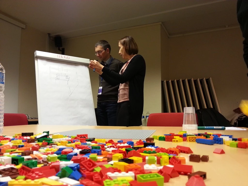 animation-lego-communication