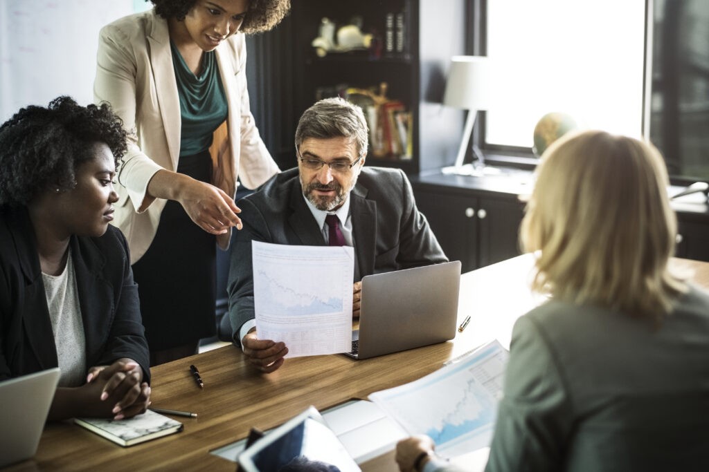 Team building et droit du travail : obligatoire ou pas, qui paie, qui est responsable ?