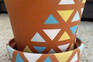 Participants en pleine création de terrariums lors de l’atelier Mini Jardin MadCityZen. | © MadCityZen