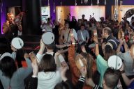 Moment de partage musical avec MadCityZen lors d'un team building Batucada en entreprise. | © MadCityZen